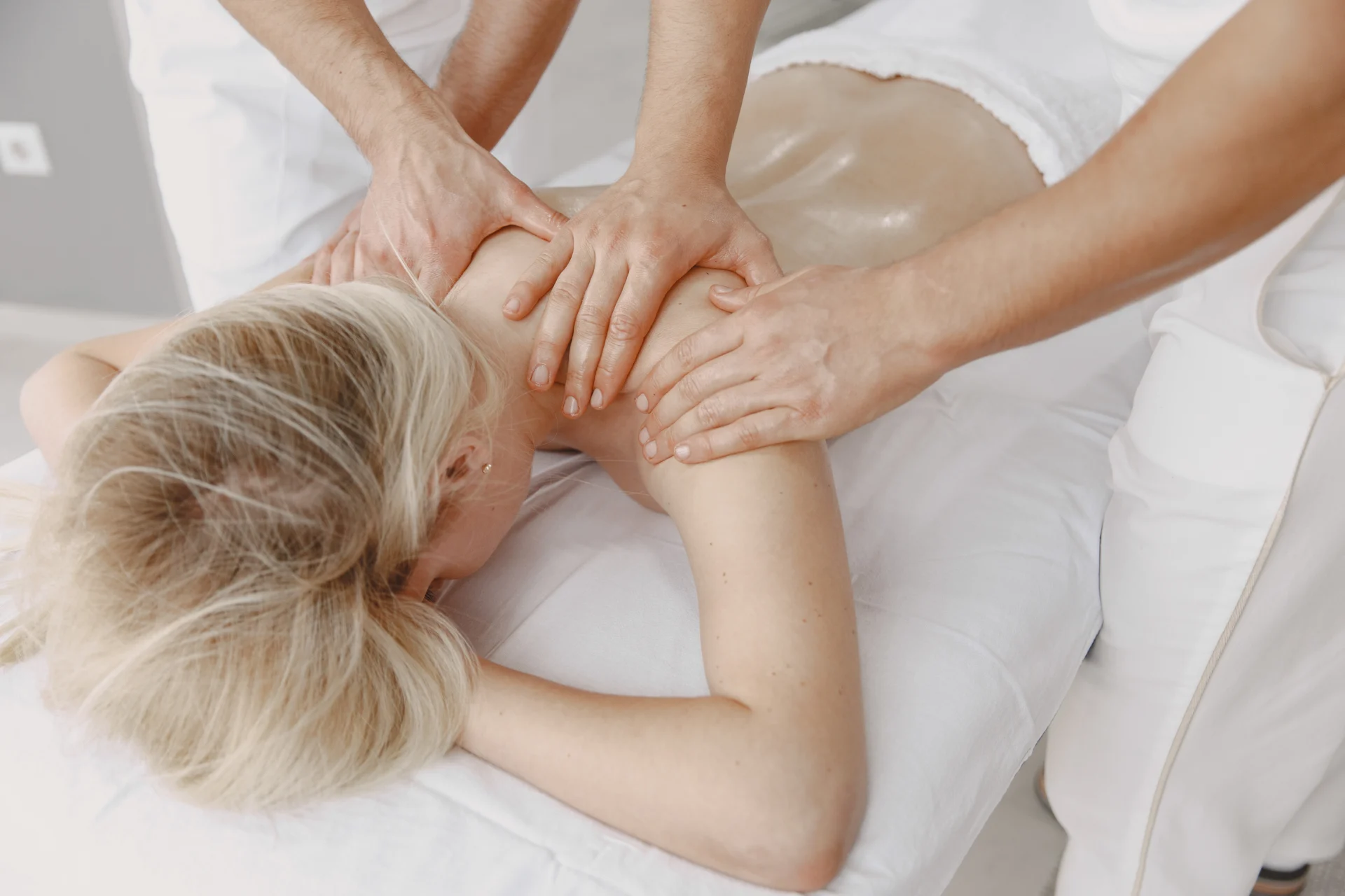 Four-handed massage